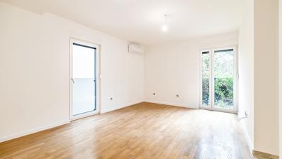 Zagreb, Srednjaci, kaunis kolmen makuuhuoneen huoneisto pohjakerroksessa, 62,15 m²
