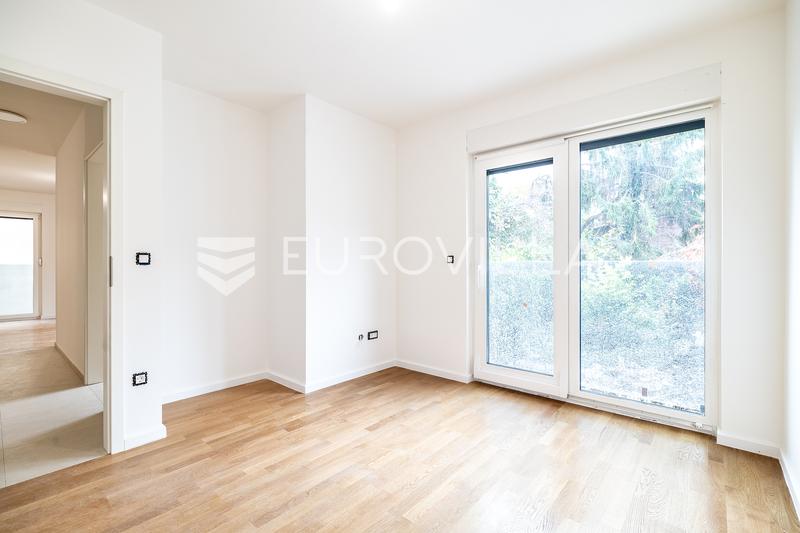 Zagreb, Srednjaci prekrasan trosoban stan u visokom prizemlju 62,15 m² - 2