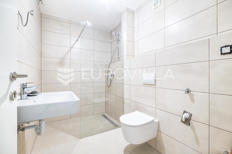 Zagreb, Srednjaci prekrasan trosoban stan u visokom prizemlju 62,15 m² - 5