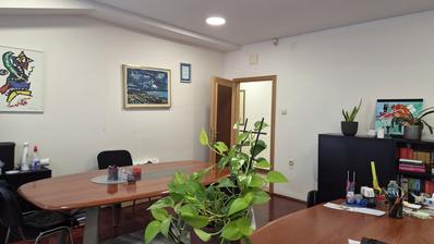 Zagreb, Savska cesta, uredski prostor s parkirnim mjestom 31 m²