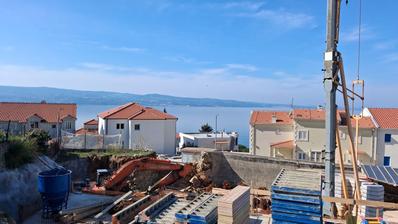 Omis Riviéra, két hálószobás, déli fekvésű lakás egy új építésű ingatlan első emeletén, 66,79 m².
