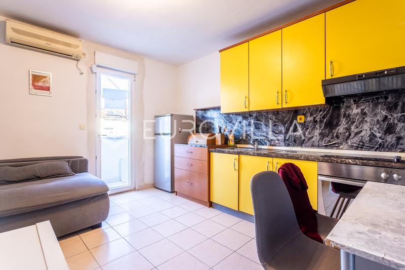 Split, Kman, funkcionalan jednosoban stan na prvom katu