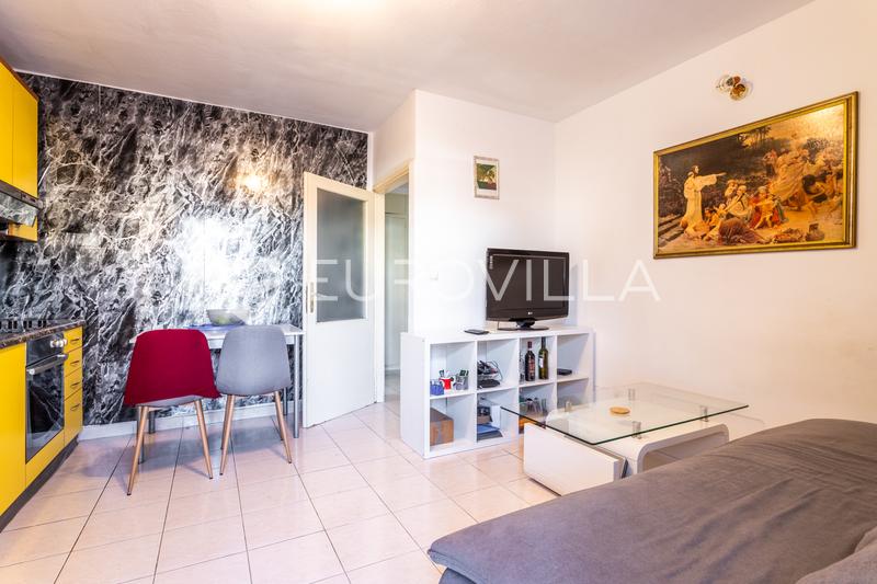 Split, Kman, funkcionalan jednosoban stan na prvom katu