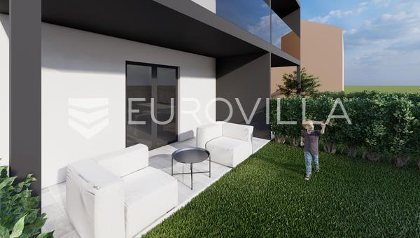 Osijek, Cepin, 40 m² bahçeli ve otoparklı tek yatak odalı daire