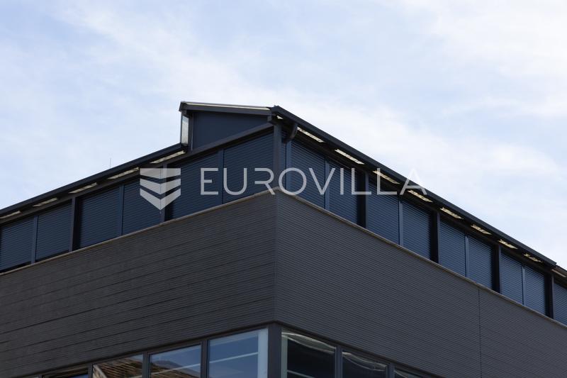 Slavonski Brod Bymidte - 70 m² Lejlighed med Terrasse og Privat Parkering - 14