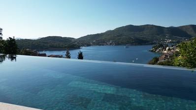 Dubrovnik - arredores, villa com piscina e bela vista para o mar