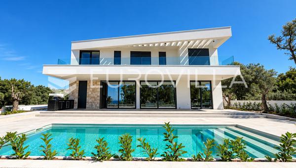 Pag, Jakišnica, luxus villa medencével, 150 m-re a tengertől