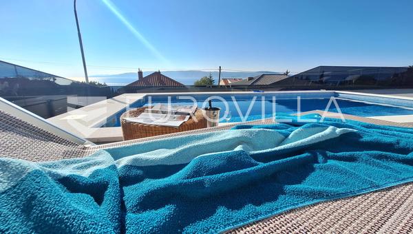 Novi Vinodolski - Havuzlu ve Panoramik Deniz Manzaralı Lüks Villa
