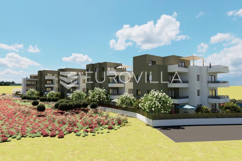 Trogir, two-bedroom apartment on the second floor with balcony and parking space