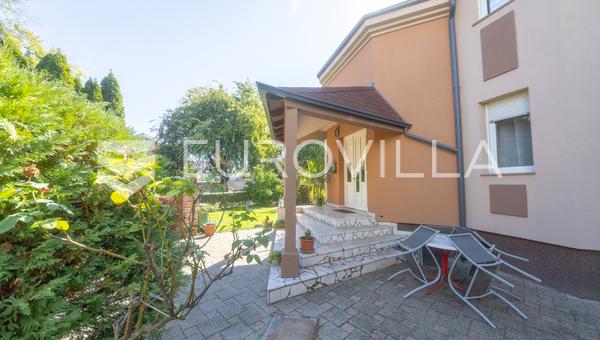Osijek, Jug 2, Einfamilienhaus mit Pool in einer ruhigen Gegend