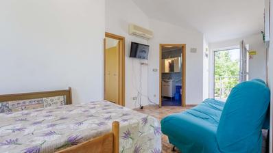 Istria, Medulin, dom s dvoma apartmánmi a výhľadom na jazero, blízko mora