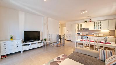 Peroj, Fazana - Rymlig 130 m² lägenhet med 227 m² trädgård och stort källarutrymme