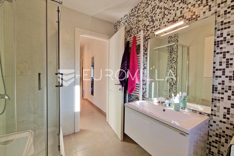 Peroj, Fazana - Geräumige 130 m² Wohnung mit 227 m² Garten und großem Kellerraum - 20