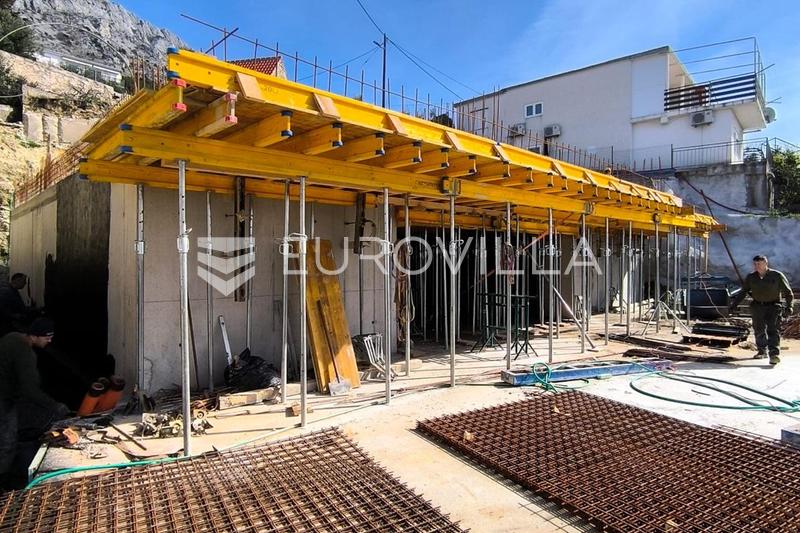 Omiška rivijera, dvosoban stan s panoramskim pogledom na more, 63.15 m²