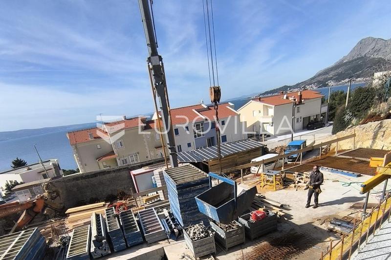 Omiška rivijera, dvosoban stan s panoramskim pogledom na more, 63.15 m²