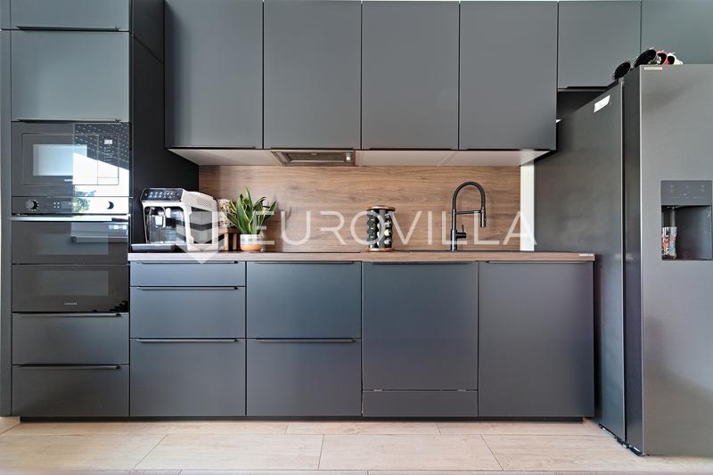 Osijek, Retfala, prodaja moderno i elegantno uređenog stana površine 97,86 m², s garažnim parkingom - 7