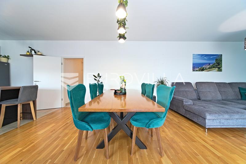 Osijek, Retfala, prodaja moderno i elegantno uređenog stana površine 97,86 m², s garažnim parkingom - 2