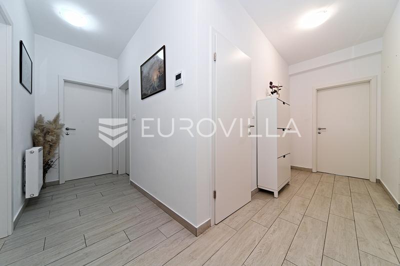 Osijek, Retfala, prodaja moderno i elegantno uređenog stana površine 97,86 m², s garažnim parkingom - 12