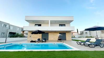 Vodice, prekrasna vila s apartmanima