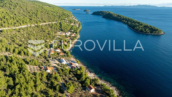 Otok Korčula, uvala Karbuni, građevinsko zemljište uz more