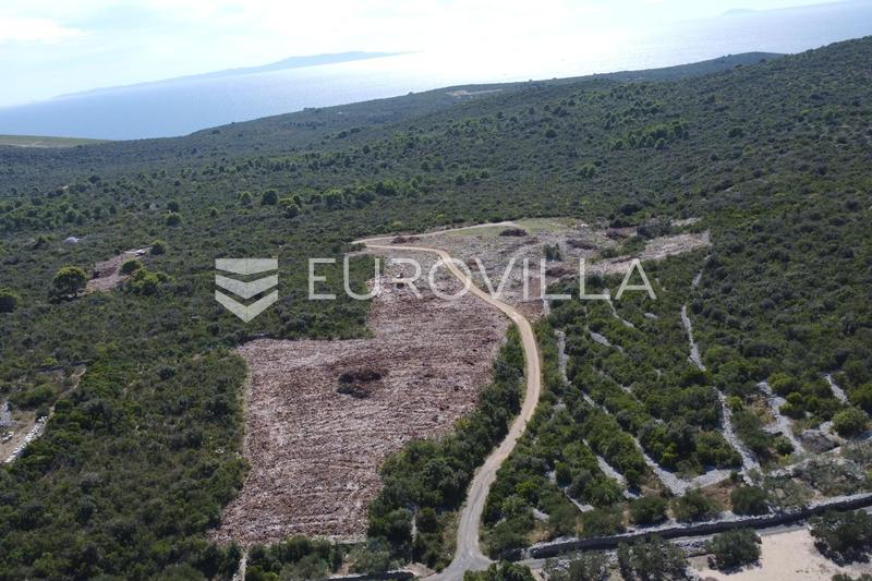 Šolta, Donje Selo, 2.5 ha, agricultural land with development potential - 2