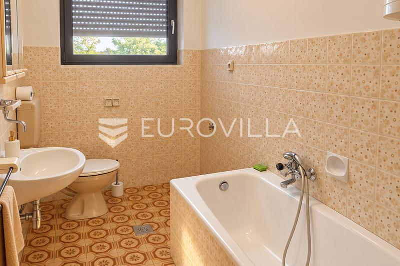 Rijeka, Srdoci, spacieux appartement de trois pièces, 70,94 m², deux garages - 5