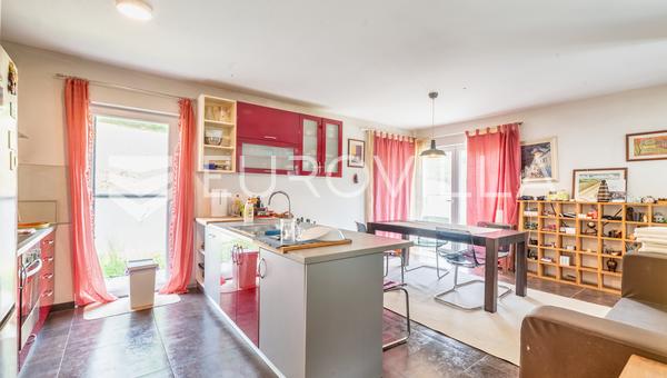 Zagreb, Markuševec, lijepi stan s vrtom i dodatnom stambenom jedinicom, 283 m2 NKP