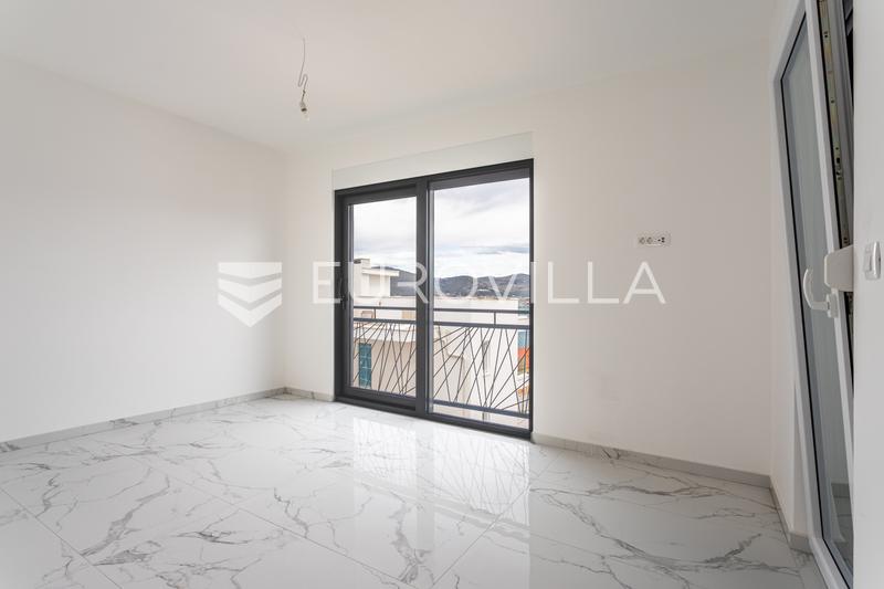 Ciovo, Okrug Gornji, attico trilocale con terrazza sul tetto e vista mare - 15