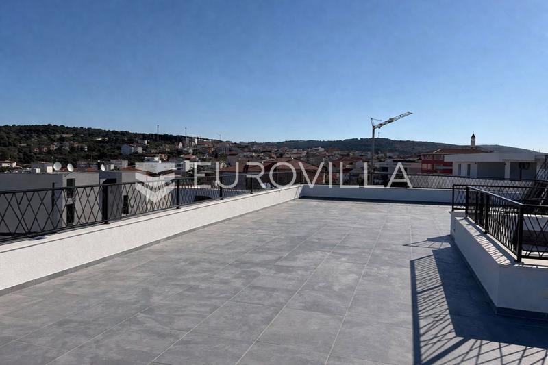 Ciovo, Okrug Gornji, attico trilocale con terrazza sul tetto e vista mare - 29