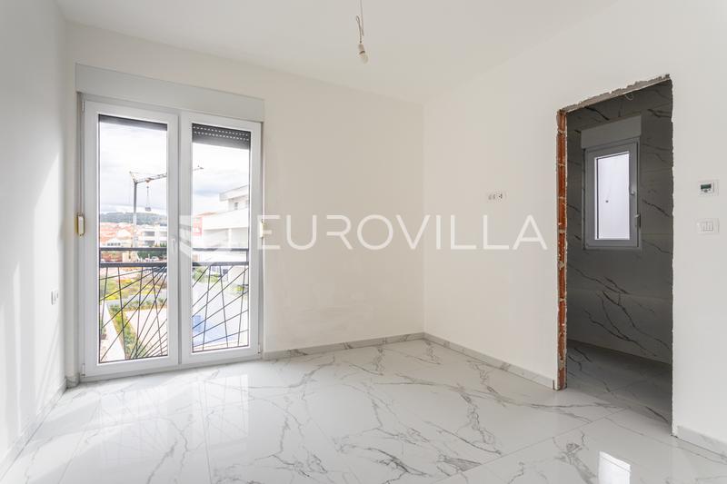 Ciovo, Okrug Gornji, attico trilocale con terrazza sul tetto e vista mare - 21