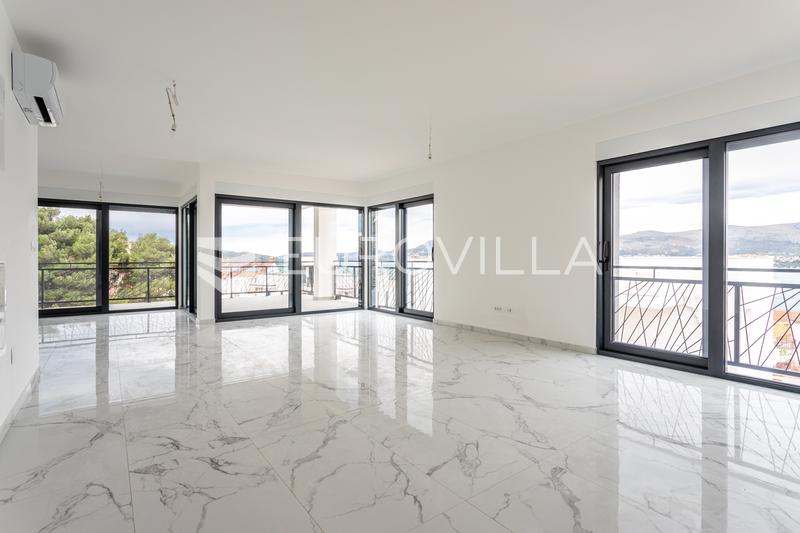 Ciovo, Okrug Gornji, attico trilocale con terrazza sul tetto e vista mare - 7