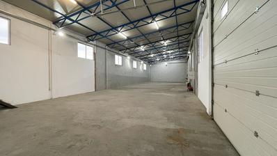 Eszék, Petrijevci - Kiadó, 368 m²-es gyártó- és raktárcsarnok