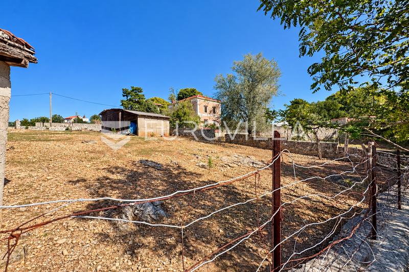 Eiland Cres, Punta Kriza, huis van 280 m² voor renovatie op een ruim perceel van 3.150 m² - 11