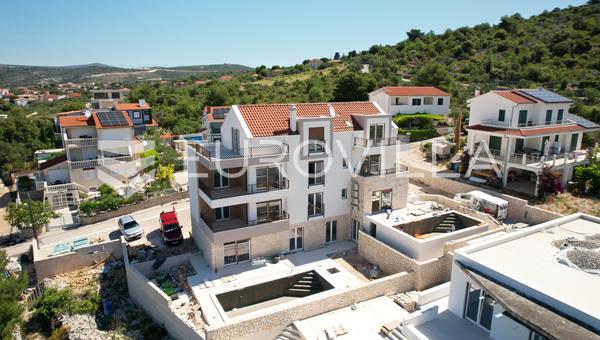 Ražanj, Stivašnica, ÚJ ÉPÍTÉSŰ, luxus háromszobás lakás medencével, 95,40 m²