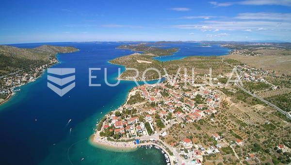 Šibenik, Grebaštica, tomt med havsutsikt, 2551 m²