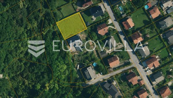 Samobor, Pape Ivana XXIII Street, building plot 663 m², possibility of building a family house or a