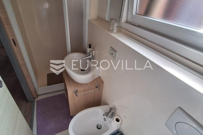 Duga Resa, Mrežnički Brig, kuća 128 m² s 3 apartmana, blizina rijeke Mrežnice - 9