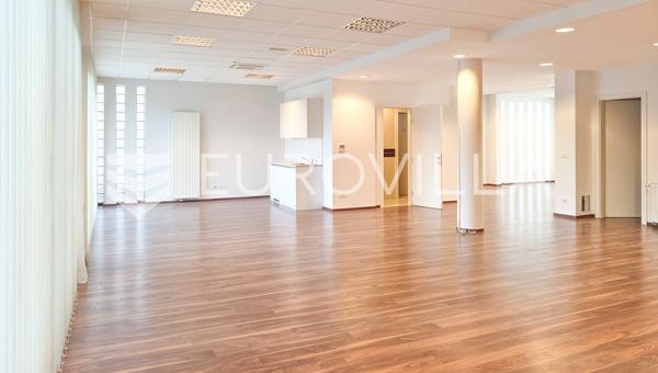 Zagreb, Trešnjevka, Rudeš, Atraktivan poslovni prostor 170 m² s velikom terasom i 2 parkirna mjesta