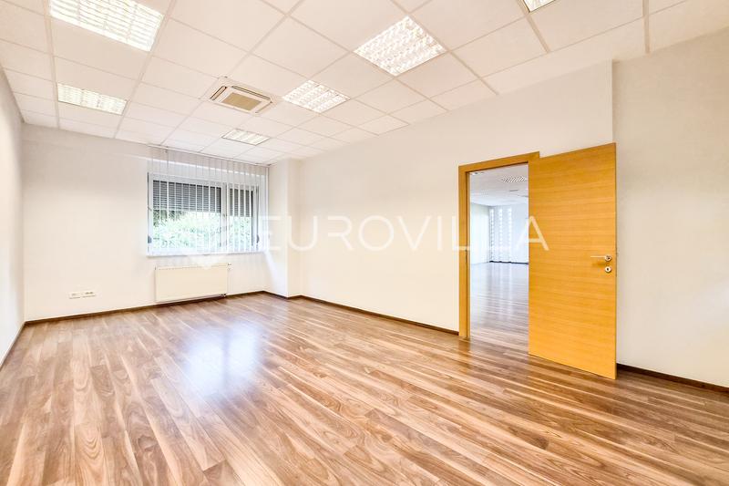 Zagreb, Trešnjevka, Rudeš, Atraktivan poslovni prostor 170 m² s velikom terasom i 2 parkirna mjesta - 4
