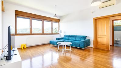 Šestinski vrh, luxury three bedroom apartment with terrace and parking 122 m²