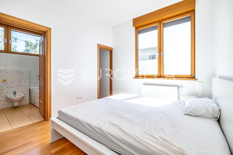 Sestinski vrh, apartamento de luxo de três quartos com terraço e estacionamento 122 m² - 4
