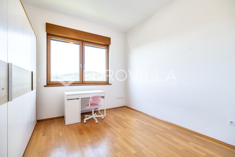 Sestinski vrh, apartamento de luxo de três quartos com terraço e estacionamento 122 m² - 9
