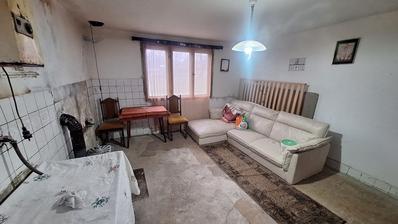Duga Resa, Donji Zvecaj, ev 140 m², Mreznica'ya 500 m, geniş bahçe