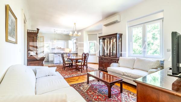 Zagreb, Tuskanac, gemeubileerd tweekamerappartement 83 m²
