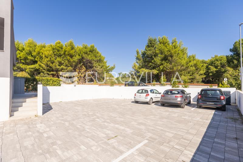 Istria, Medulin, spazioso appartamento con 3 camere da letto, giardino e due terrazze, animali ammessi. - 23
