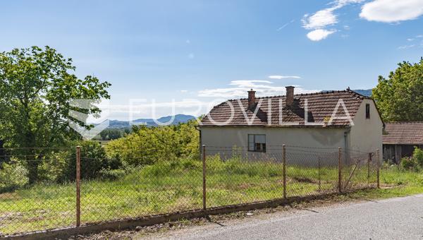Ivanec, Bedenec - hus til renovering på en stor ejendom