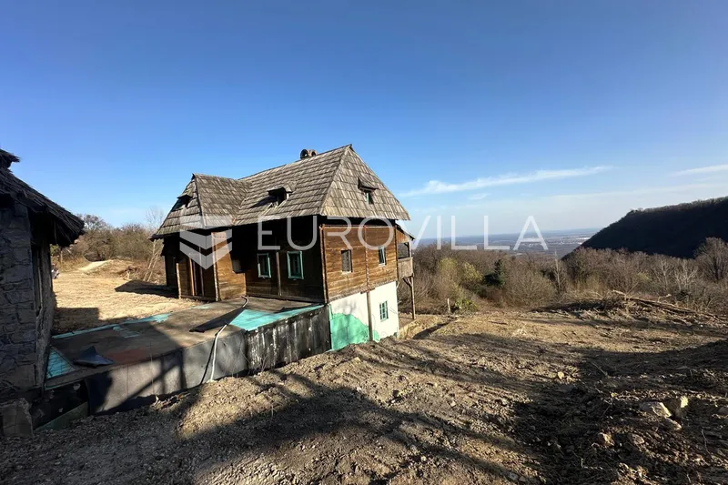 Samobor, eko imanje od tri objekta 1000 m² na parceli 15 000 m² 26