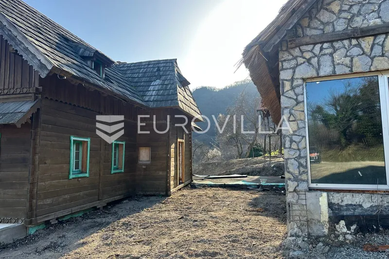 Samobor, eko imanje od tri objekta 1000 m² na parceli 15 000 m² 28