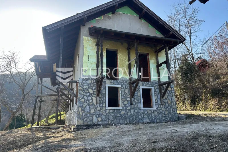 Samobor, eko imanje od tri objekta 1000 m² na parceli 15 000 m² 35