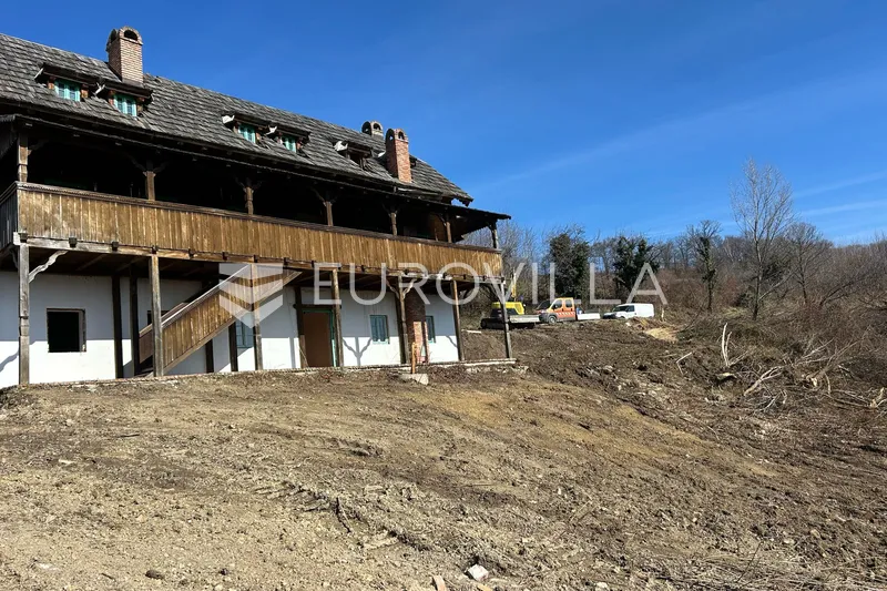Samobor, eko imanje od tri objekta 1000 m² na parceli 15 000 m² 31